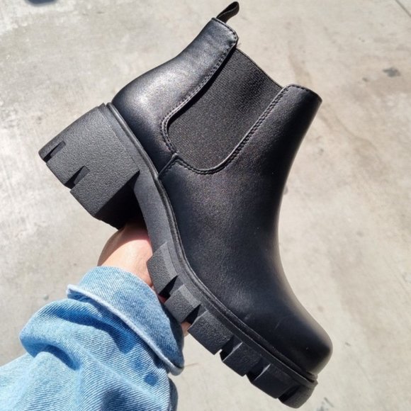 ✨ NEW Black Chunky Heel Chelsea Booties – PU Leather, Slip-On, Stylish & Comfort - Picture 4 of 5